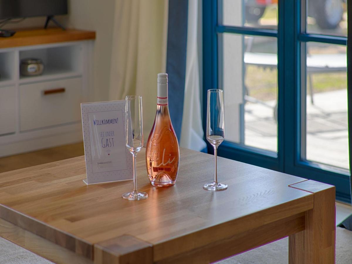 Reetland Am Meer - Premium Reetdachvilla Mit 3 Schlafzimmern, Sauna Und Kamin F23 Dranske Bagian luar foto