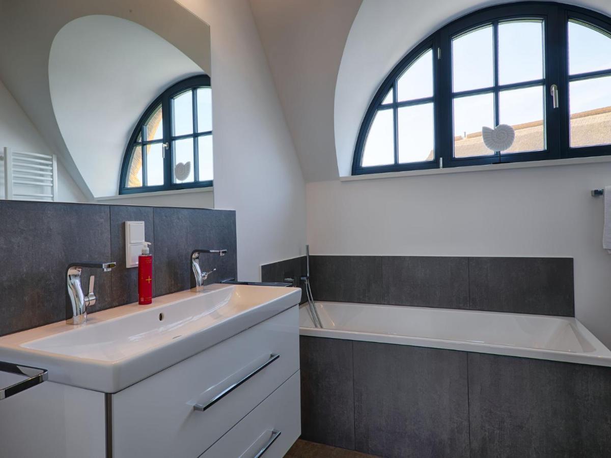 Reetland Am Meer - Premium Reetdachvilla Mit 3 Schlafzimmern, Sauna Und Kamin F23 Dranske Bagian luar foto